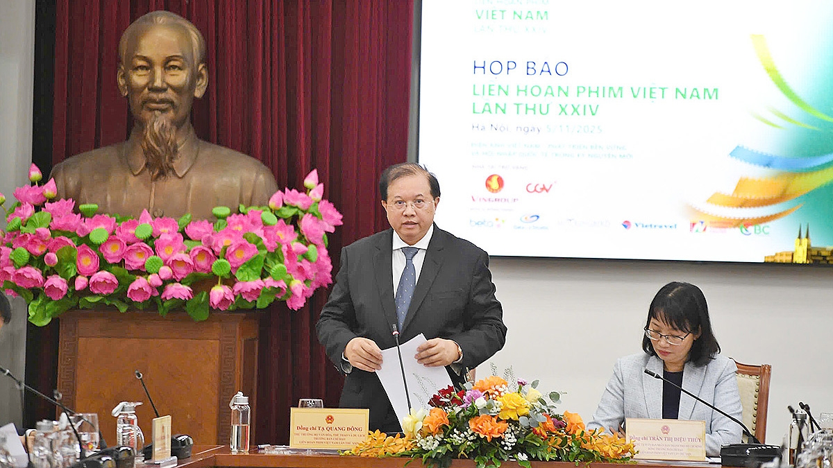 Ông Tạ Quang Đông, Thứ Trưởng Bộ VHTTDL chia sẻ tại buổi họp báo.