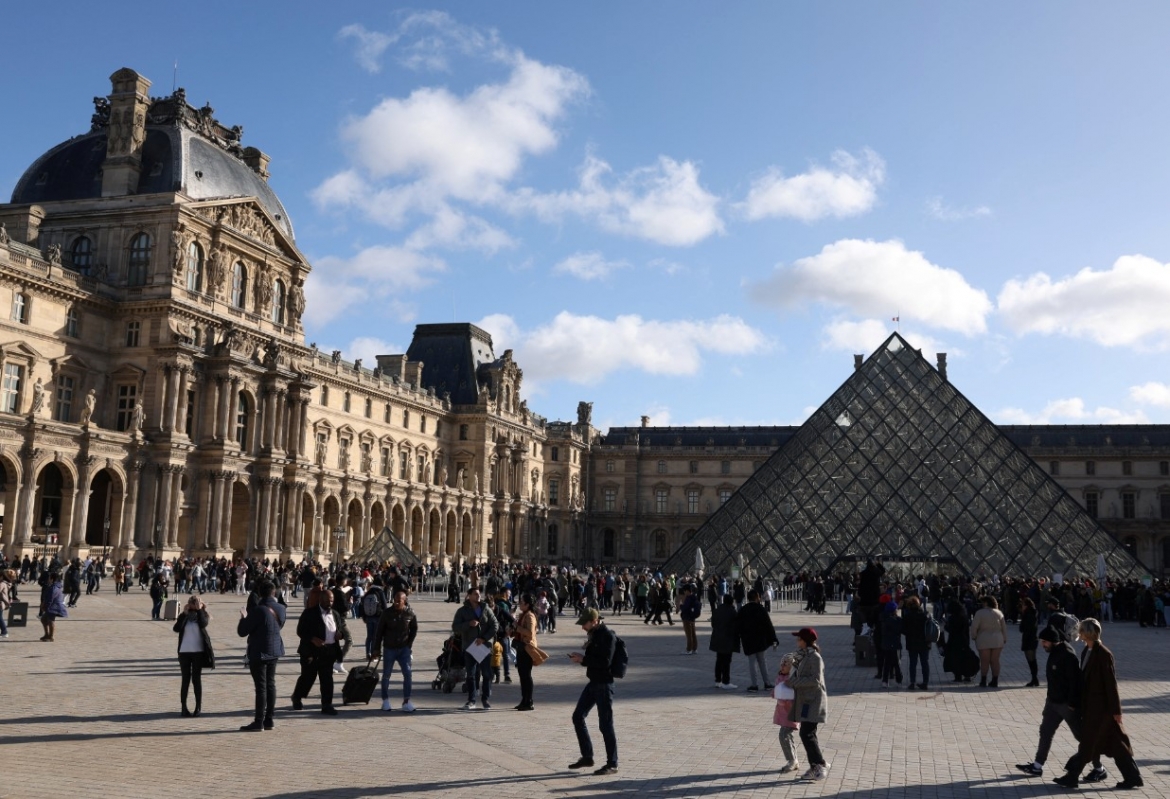 Bảo tàng Lourve. Ảnh: Reuters