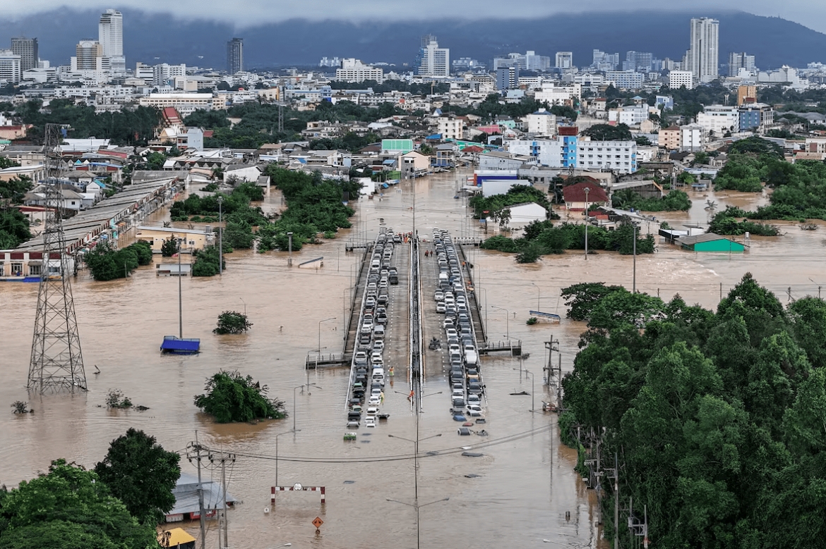 Lũ lớn ở Thái Lan. Ảnh: Reuters