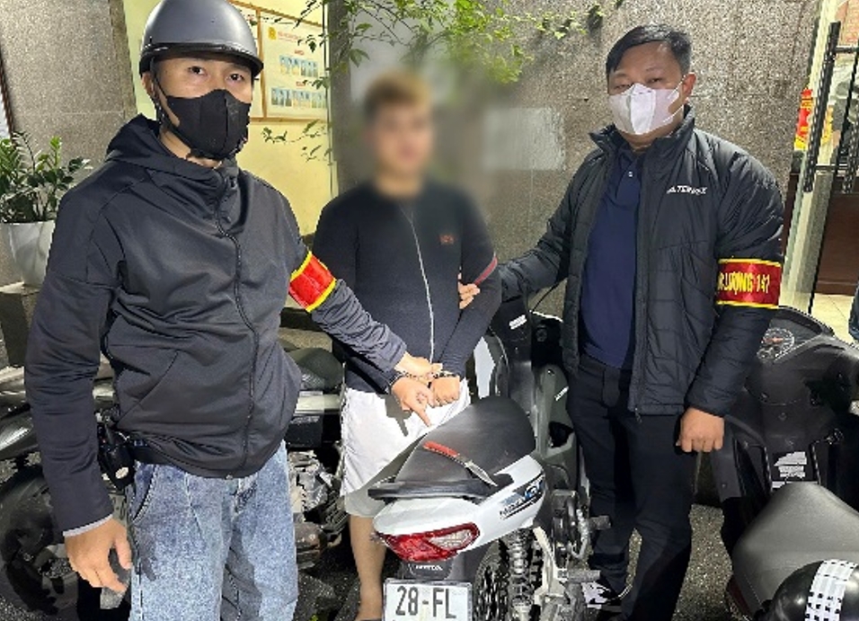 Đối tượng mang theo hung khí nguy hiểm