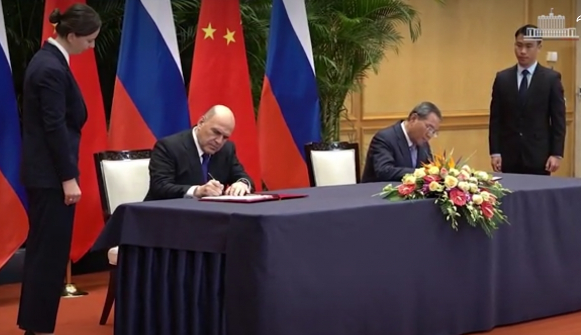 Thủ tướng Liên bang Nga Mikhail Mishustin và Thủ tướng Trung Quốc Lý Cường ký thông cáo chung