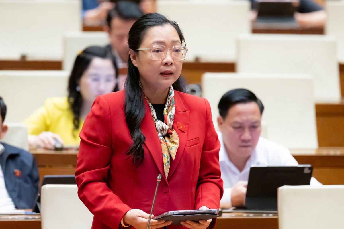 ĐBQH Nguyễn Thị Quyên Thanh nhận xét, Dự thảo Luật Phòng bệnh có ý nghĩa đặc biệt quan trọng trong việc thể chế Nghị quyết 72 của Bộ Chính trị về bảo vệ, chăm sóc và nâng cao sức khỏe nhân dân trong tình hình mới. Ảnh Quốc hội 