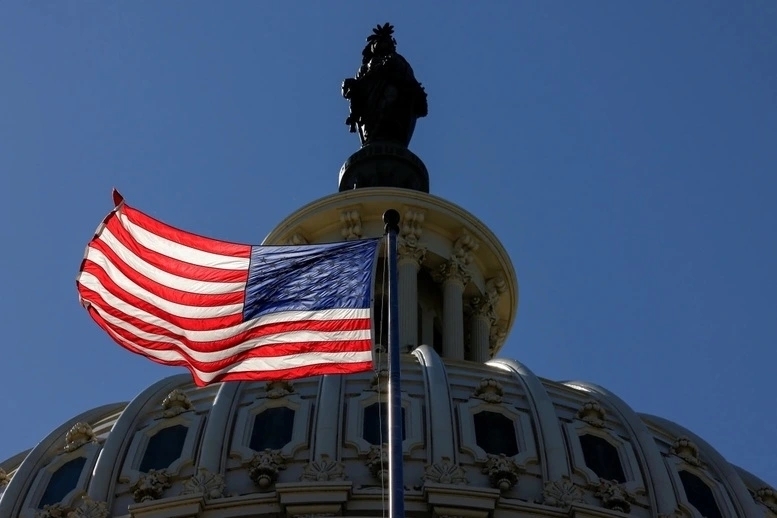 Cột cờ ở Điện Capitol - nơi đặt trụ sở của Quốc hội Mỹ (Ảnh: Reuters)