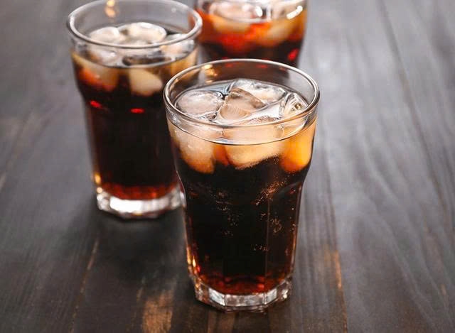 Các loại nước có ga có thể khiến trẻ dậy thì sớm