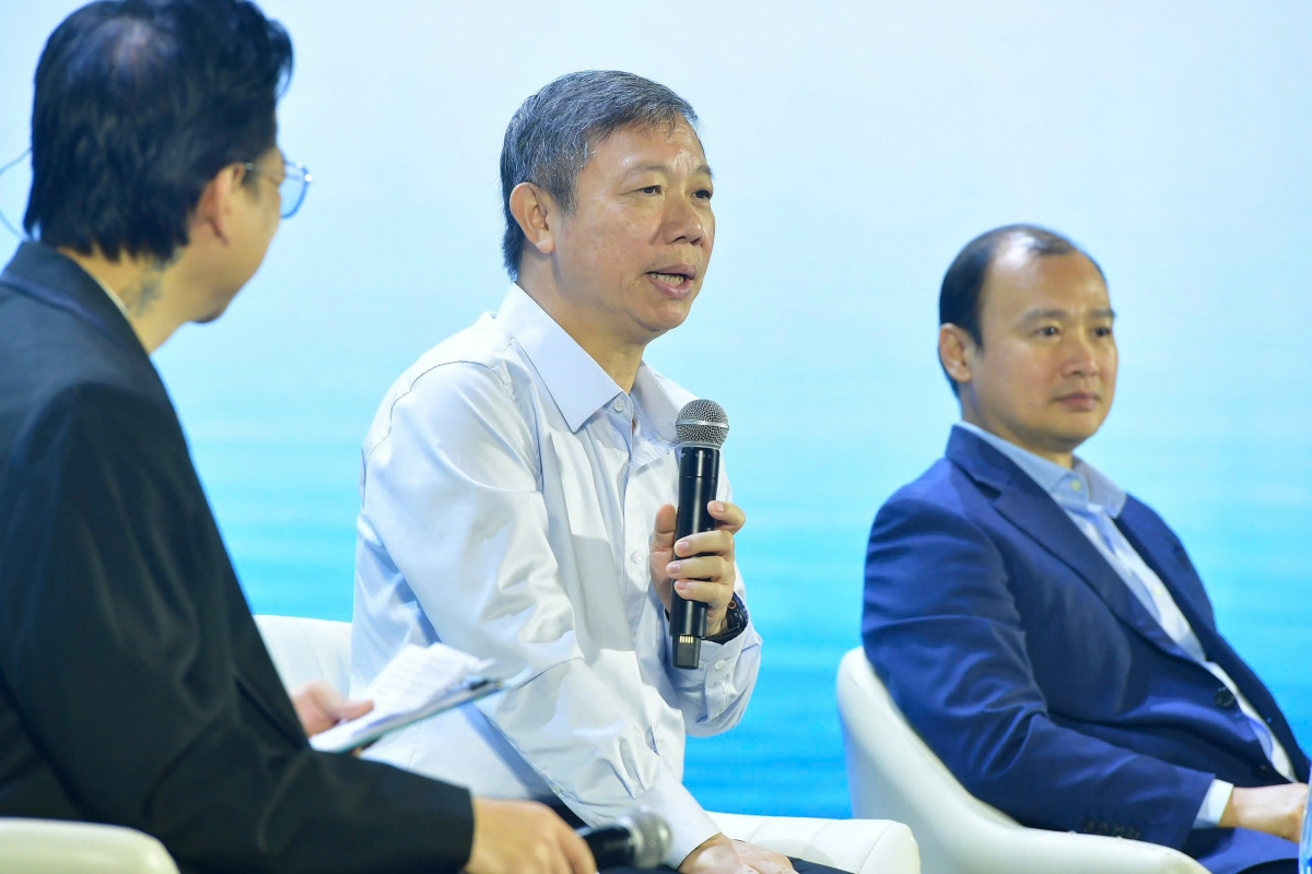 Ông Dương Anh Đức (ở giữa), Trưởng Ban Tuyên giáo và Dân vận Thành uỷ TP.HCM (Ảnh: BTC)