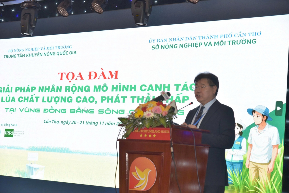 Ông Lê Quốc Thanh - Giám đốc Trung tâm Khuyến nông Quốc gia phát biểu khai mạc Tọa đàm 