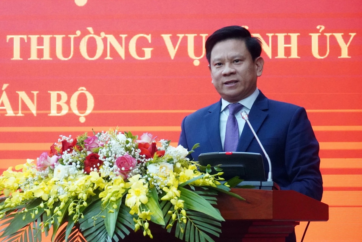 Ông Lê Vĩnh Thế, Chánh Văn phòng Tỉnh ủy Quảng Trị phát biểu nhận nhiệm vụ