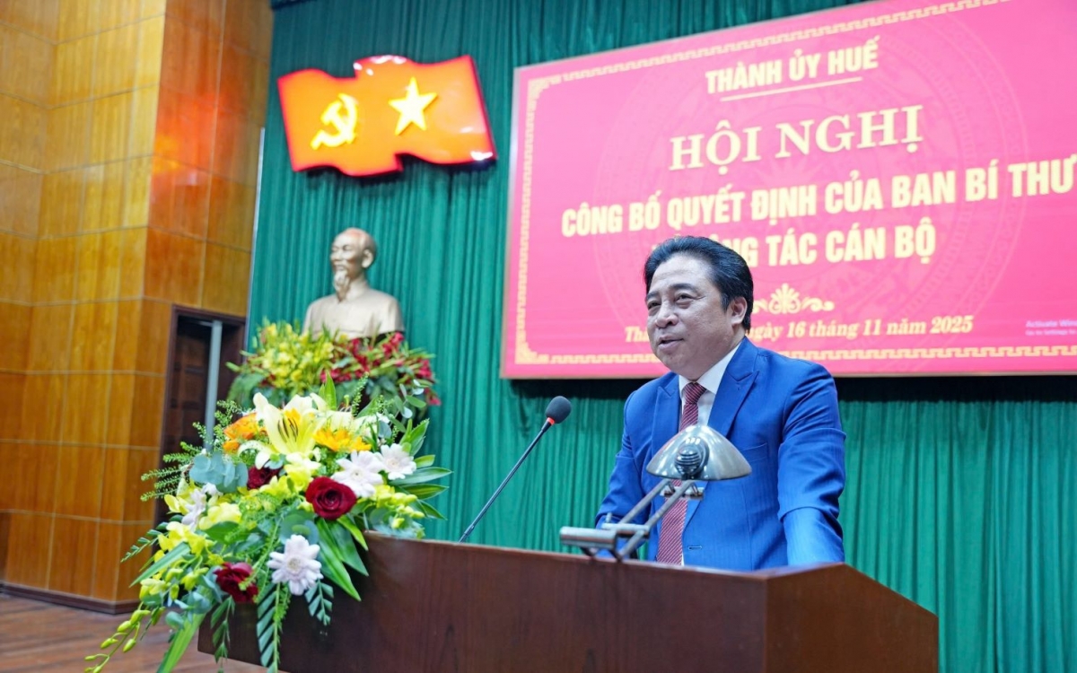 Ông Nguyễn Khắc Toàn phát biểu nhận nhiệm vụ