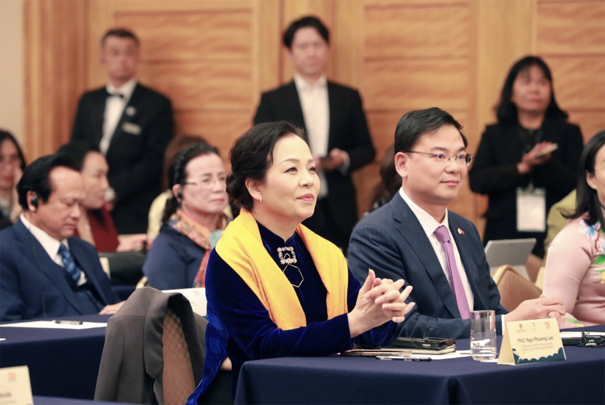 Ông Phạm Quang Hiệu, Đại sứ Việt Nam tại Nhật Bản và TS Ngô Phương Lan