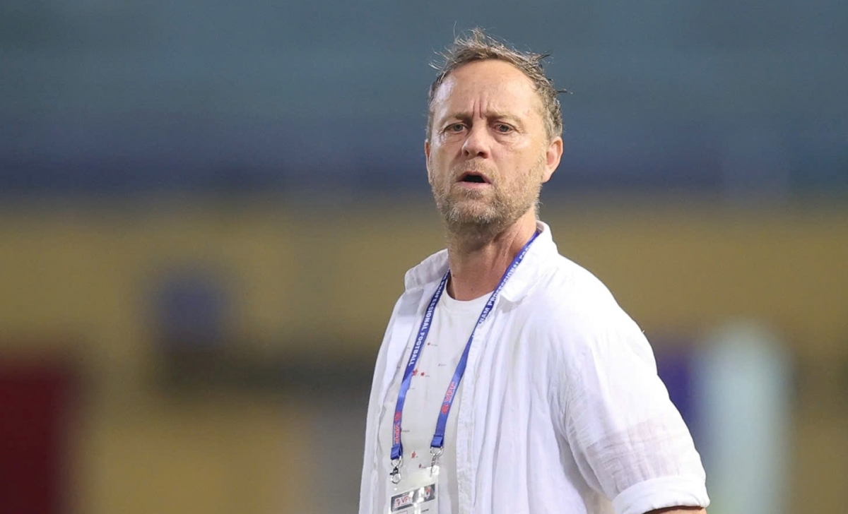 HLV Polking đặt mục tiêu giành chiến thắng khi gặp Beijing Guoan.