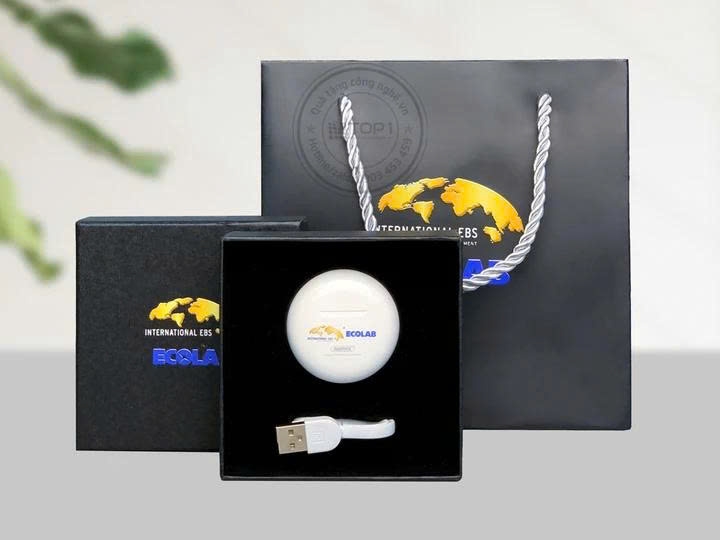 Món quà tặng phù hợp với các thầy giáo đam mê công nghệ.