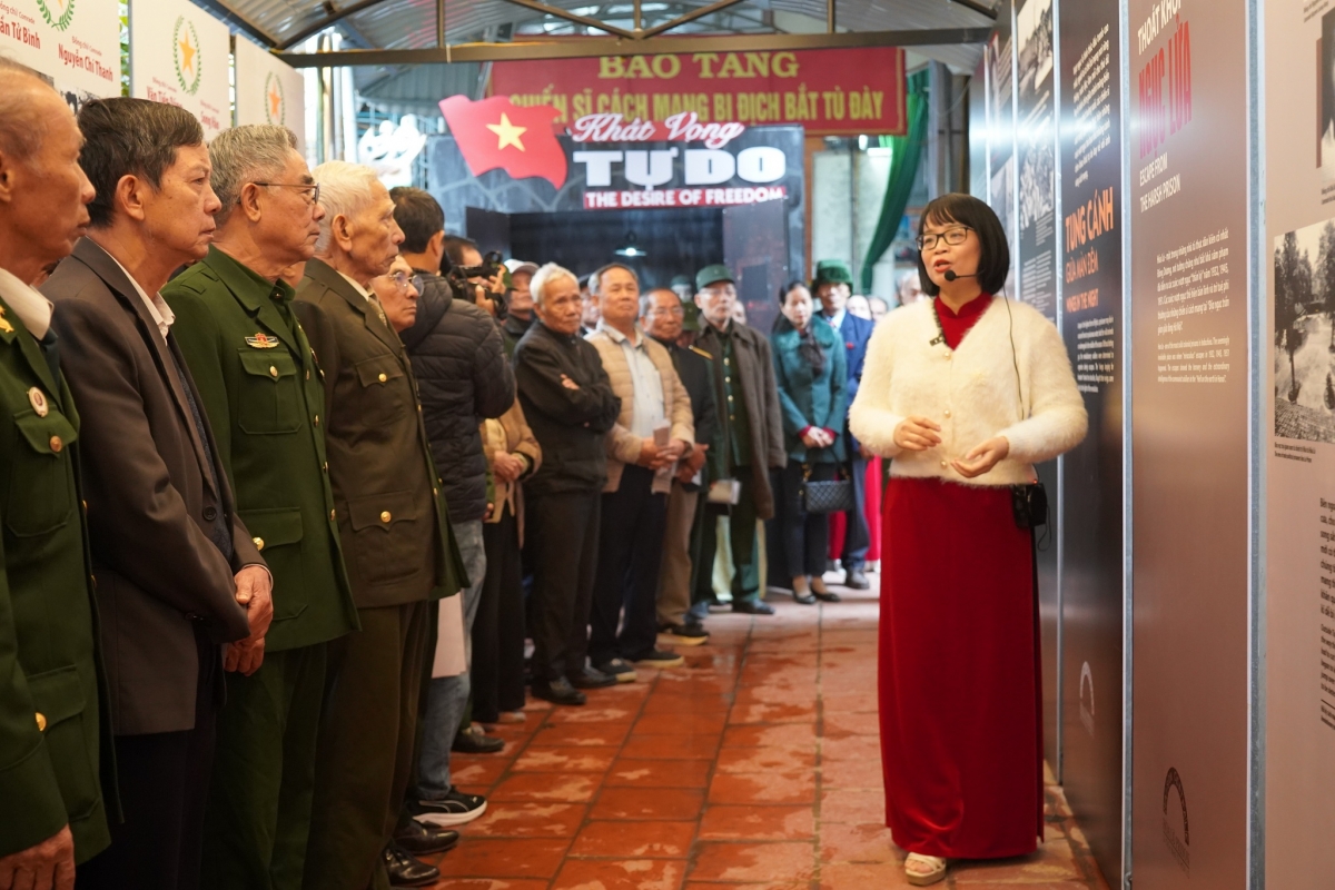 Trưng bày lưu động “Khát vọng tự do” được giới thiệu tại Bảo tàng Chiến sỹ cách mạng bị địch bắt tù đày (thôn Nam Quất, xã Phú Xuyên, Hà Nội). Nguồn: BTC