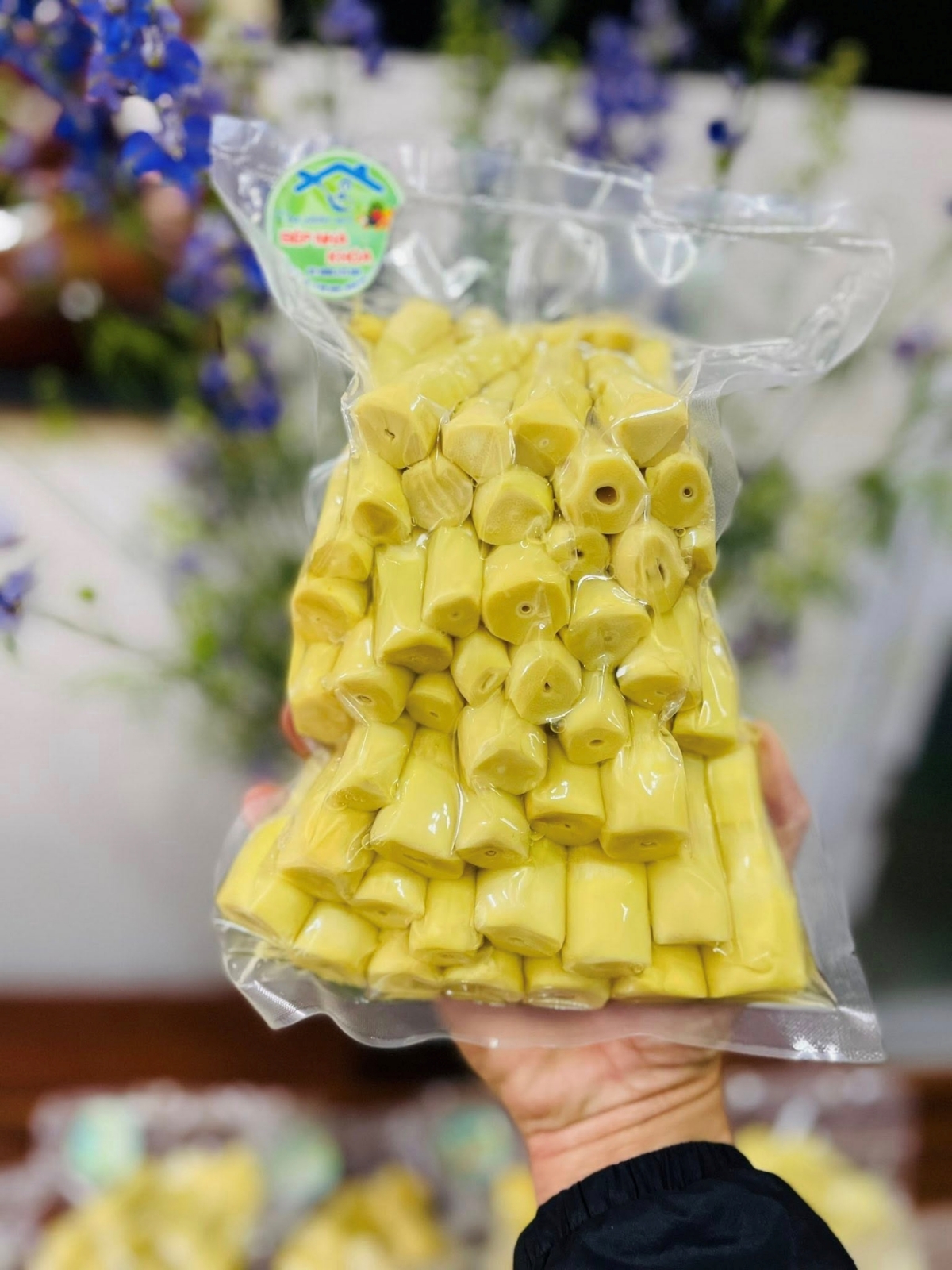 Sản phẩm măng tươi do Tổ hợp tác Ba Tầng chế biến