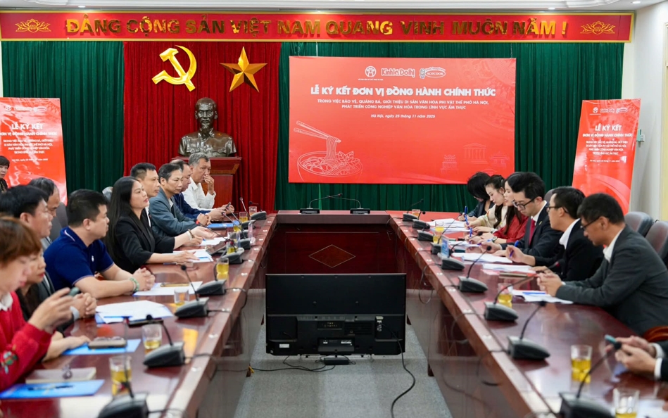 Toàn cảnh lễ ký kết