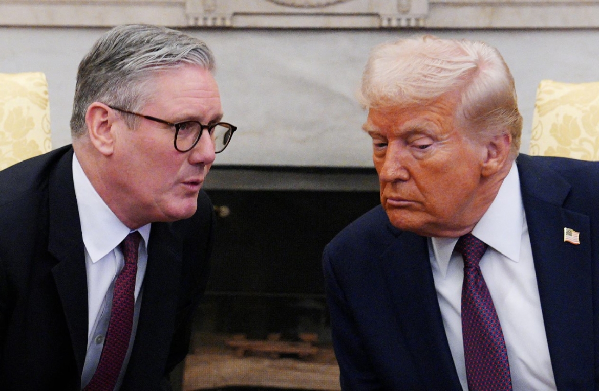 Ông Starmer (trái) và ông Trump (phải). Ảnh: Reuters