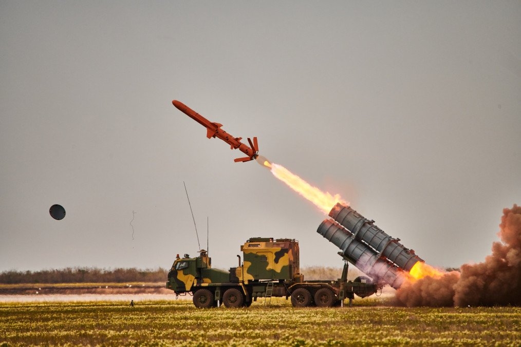Ukraine phóng tên lửa Neptune. Ảnh: United24media