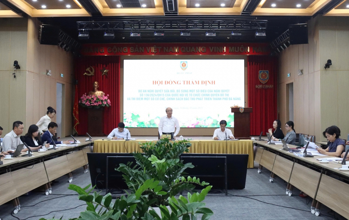 Toàn cảnh cuộc làm việc.