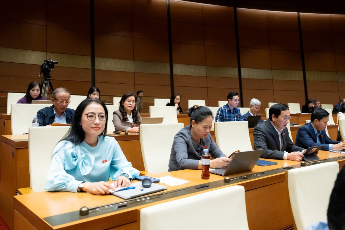 Chiều 10/10/2025, Quốc hội thảo luận ở hội trường về: Dự án Luật Dân số và Dự án Luật Phòng bệnh. Ảnh Quốc hội