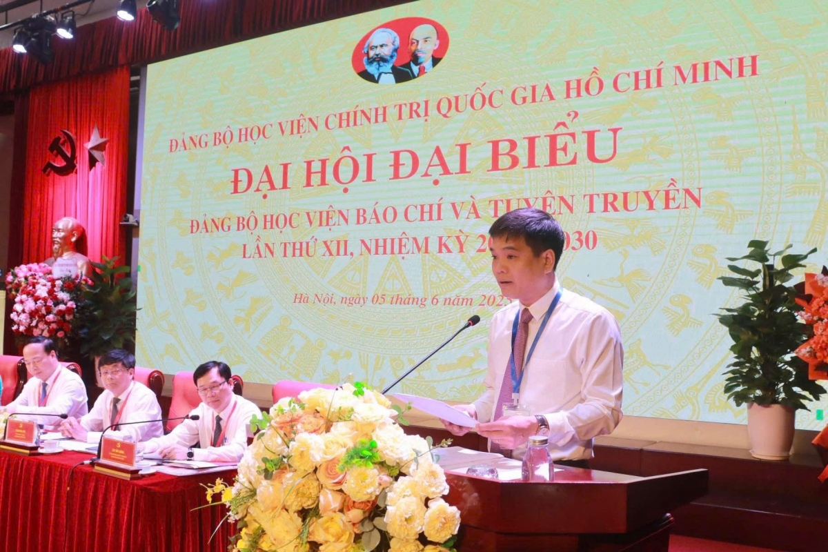 TS Vũ Ngọc Lương, Trưởng khoa Lịch sử Đảng (Học viện Báo chí và Tuyên truyền). Ảnh: NVCC