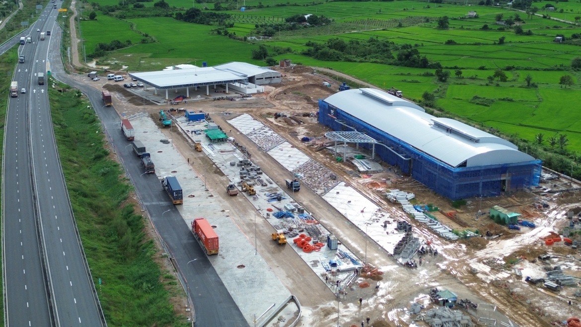 Cục Đường bộ Việt Nam yêu cầu tăng tốc triển khai, hoàn thành trước 30/4 để phục vụ nhu cầu đi lại dịp cao điểm.