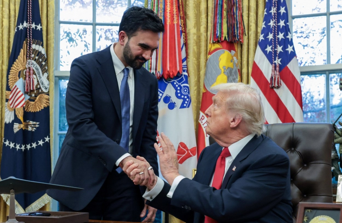 Ông Trump gặp ông Mamdani tại phòng Bầu dục ngày 21/11. Ảnh: Reuters
