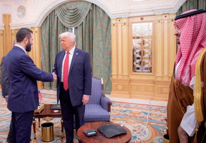Tổng thống Mỹ Donald Trump gặp Tổng thống Syria Ahmed al-Sharaa tại Riyadh tháng 5/2025. Ảnh: Reuters