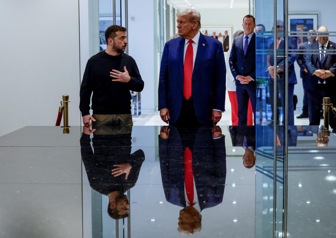 Tổng thống Ukraine Volodymyr Zelensky và Tổng thống Mỹ Donald Trump. Ảnh: Reuters.