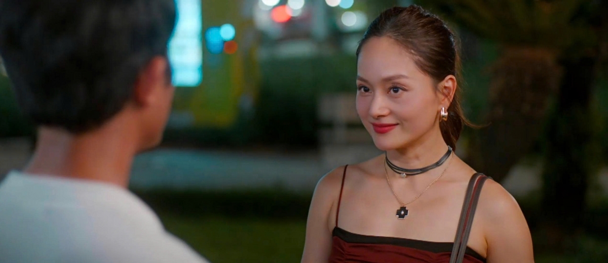 Lan Phương gây tranh cãi vì diễn xuất một màu trong Gió ngang khoảng trời xanh (Ảnh: VTV)