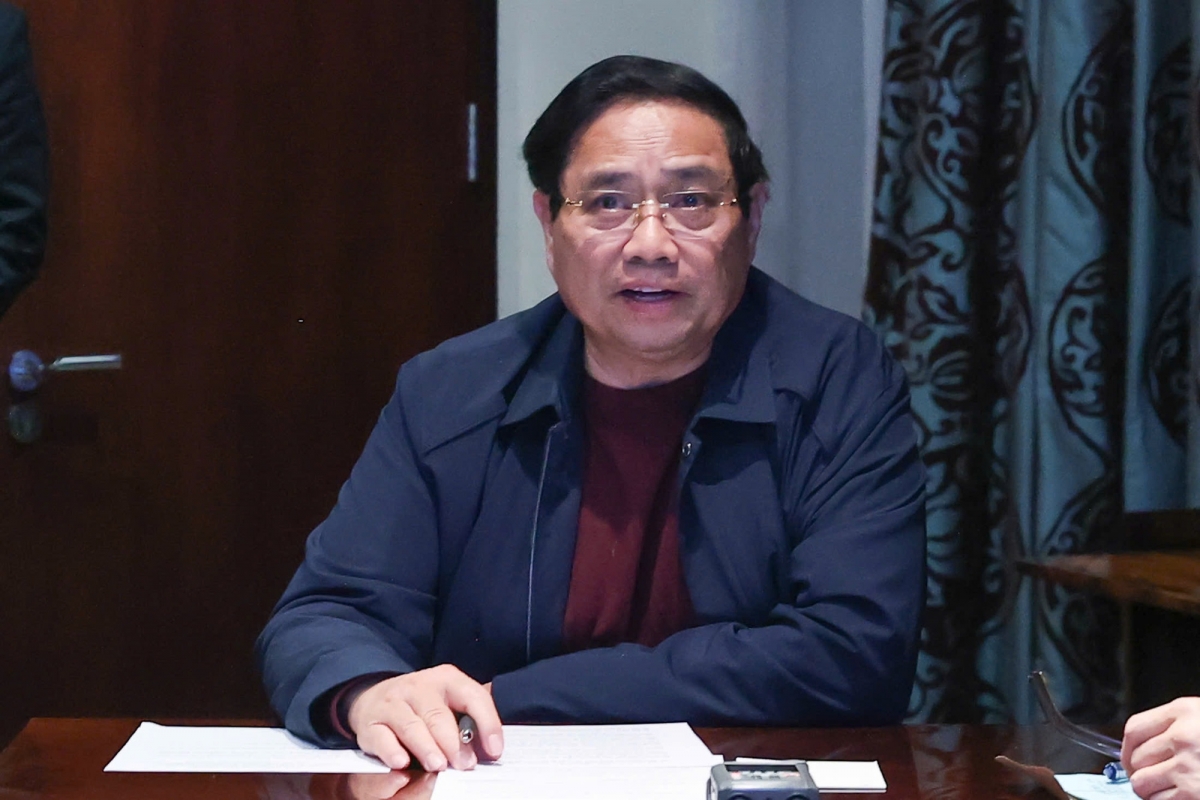 Thủ tướng chủ trì cuộc họp trực tuyến với trong nước về tình hình mưa lũ, ứng phó, khắc phục hậu quả thiên tai, sau cuộc họp ngày 20/11 từ Algeria 