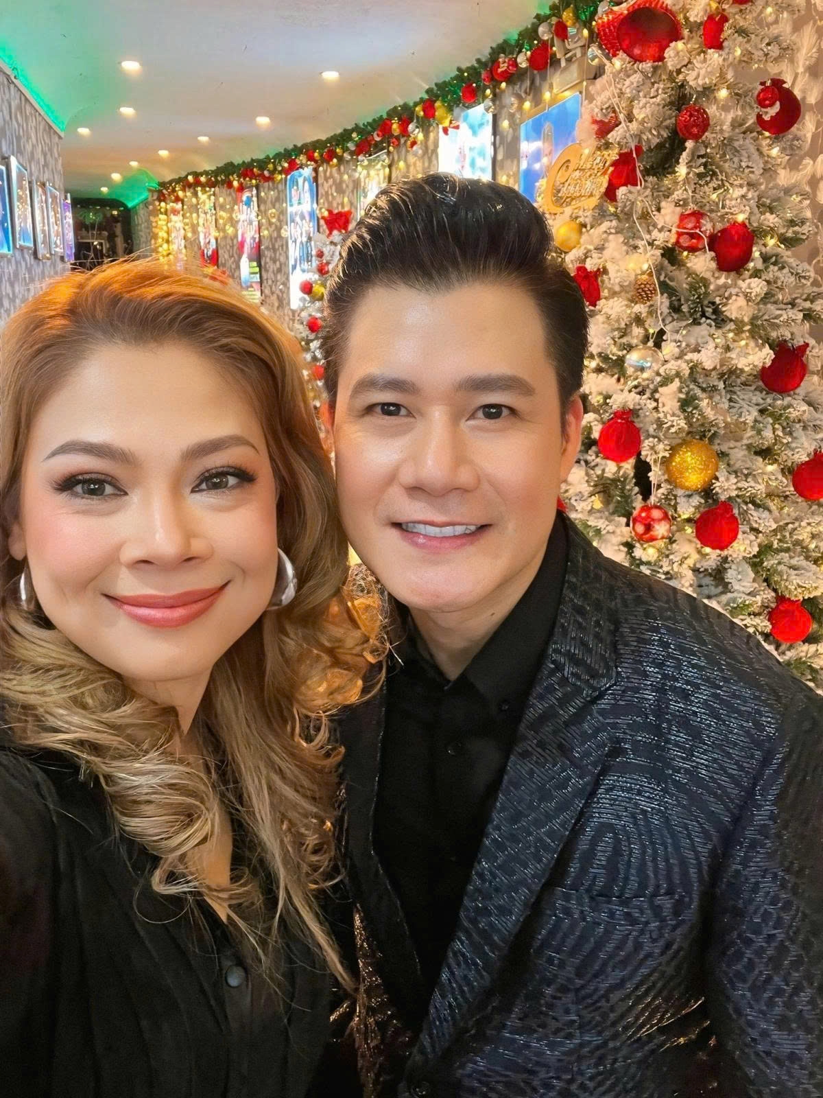 Ca sĩ Thanh Thảo - Quang Dũng lưu lại kỷ niệm khi thực hiện đêm nhạc chung ở Thành phố Hồ Chí Minh