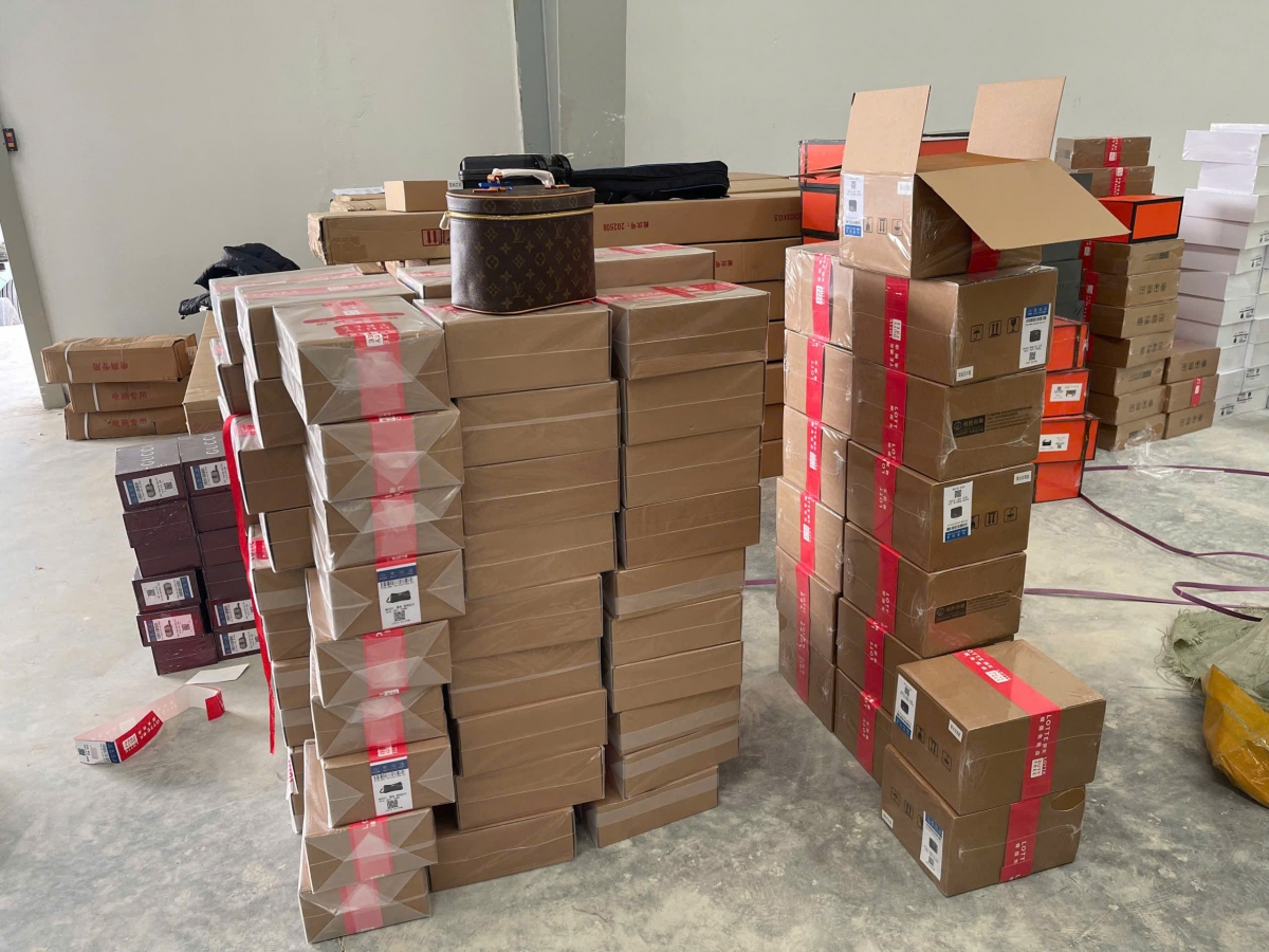 Tang vật trong lô hàng vi phạm.