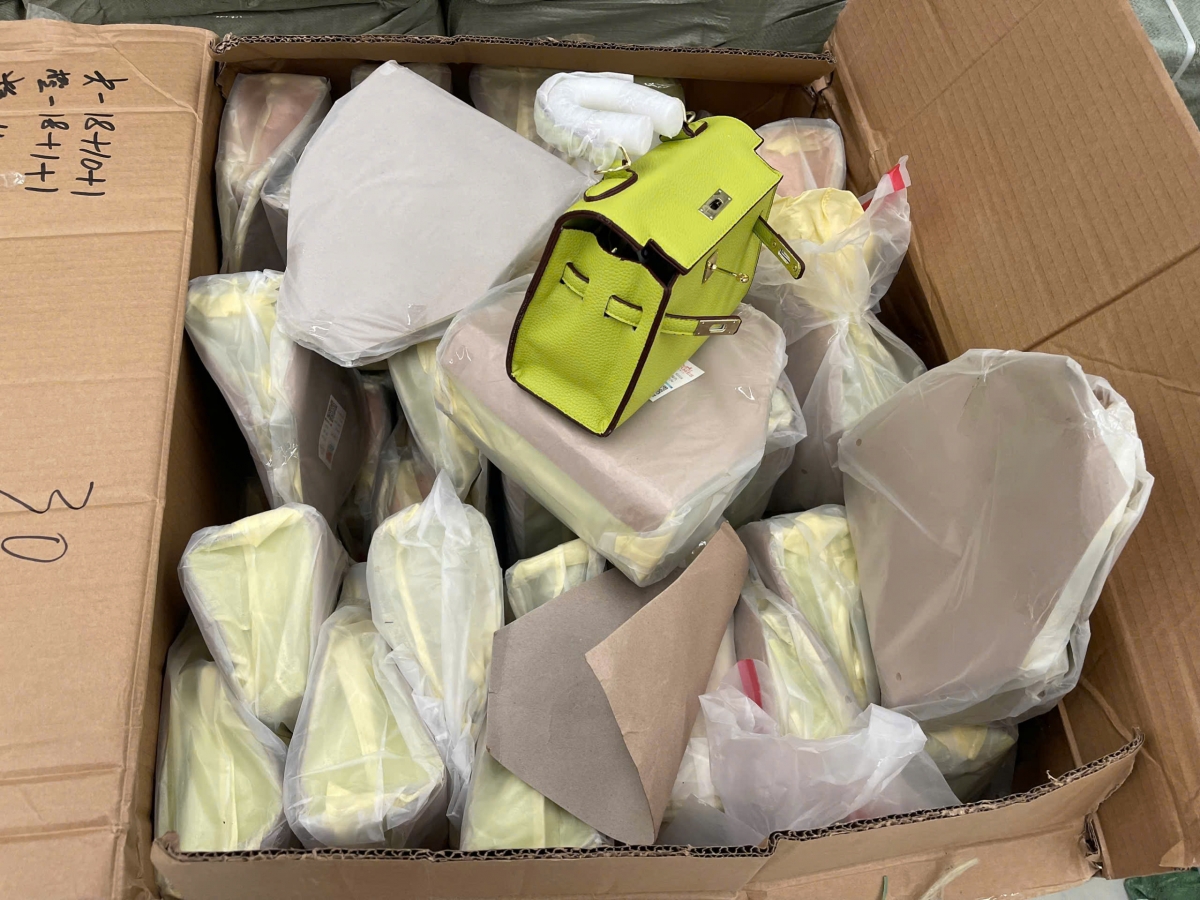 Tang vật trong lô hàng vi phạm.