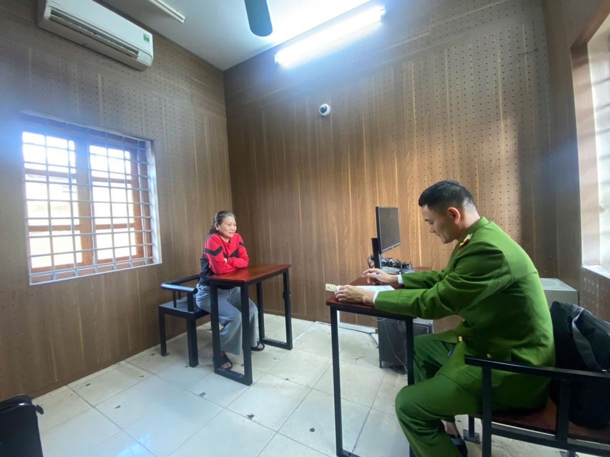 Đối tượng Nguyễn Thị Châm làm việc với Cơ quan CSĐT Công an tỉnh Hưng Yên