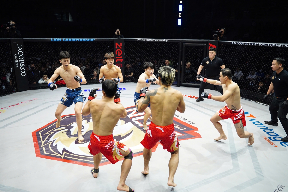 Tại trận MMA Trio, Trần Việt Anh. Phan Huy Hoàng, Lê Minh Hoàng (đội Lạc Việt) đọ sức cùng Shang Suai Nan, Yin Lian Bo, Zhao Chen Kai (CLB Shun Yuan). 