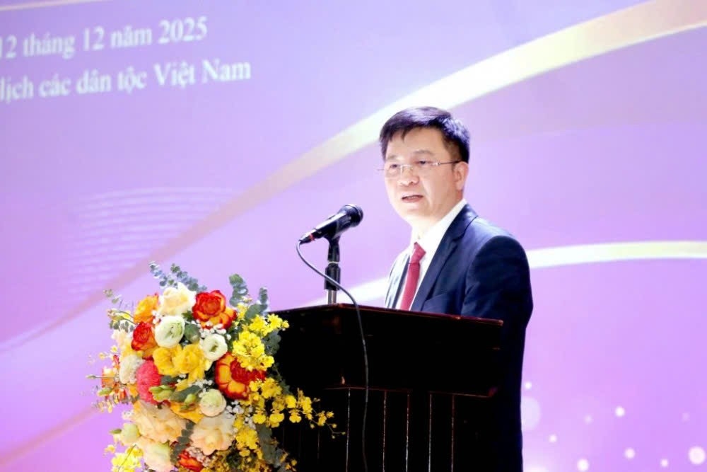 Ông Chu Đức Lam - Vụ trưởng Vụ Tài chính - Kinh tế ngành phát biểu khai mạc