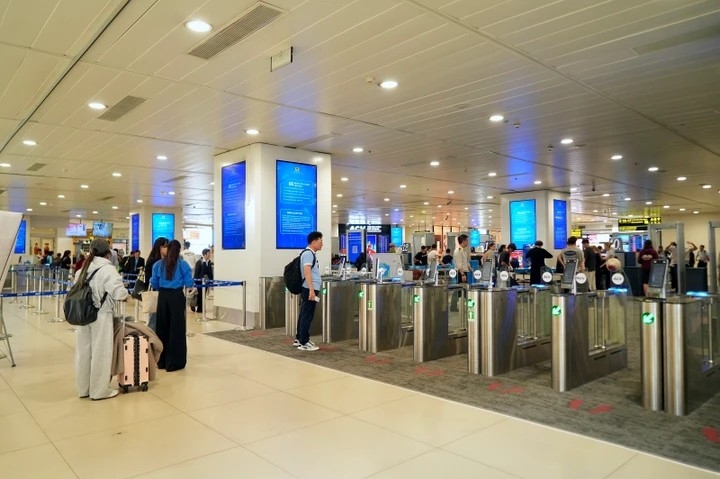 Để đảm bảo rút ngắn thời gian làm thủ tục tại sân bay, các hãng hàng không khuyến cáo hành khách sử dụng công nghệ sinh trắc học để checkin.