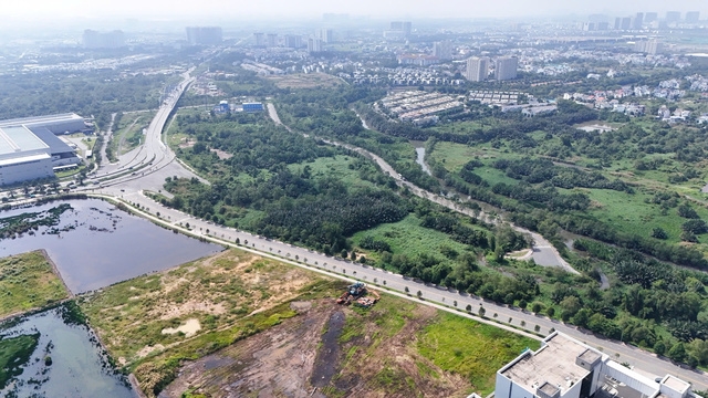 Khu vực Dự án thành phần 1 bắt đầu từ cầu Phú Hữu kéo dài đến đường Võ Nguyên Giáp dài hơn 3,5 km