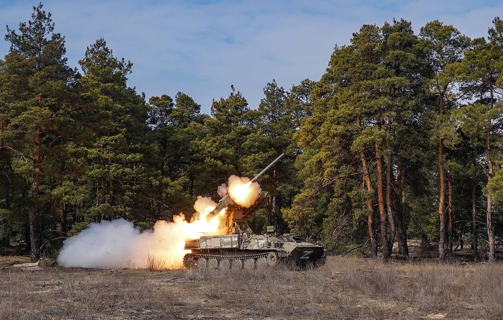 Nga và Ukraine vẫn duy trì kênh đối thoại dù giao tranh diễn ra ác liệt. Ảnh: TASS