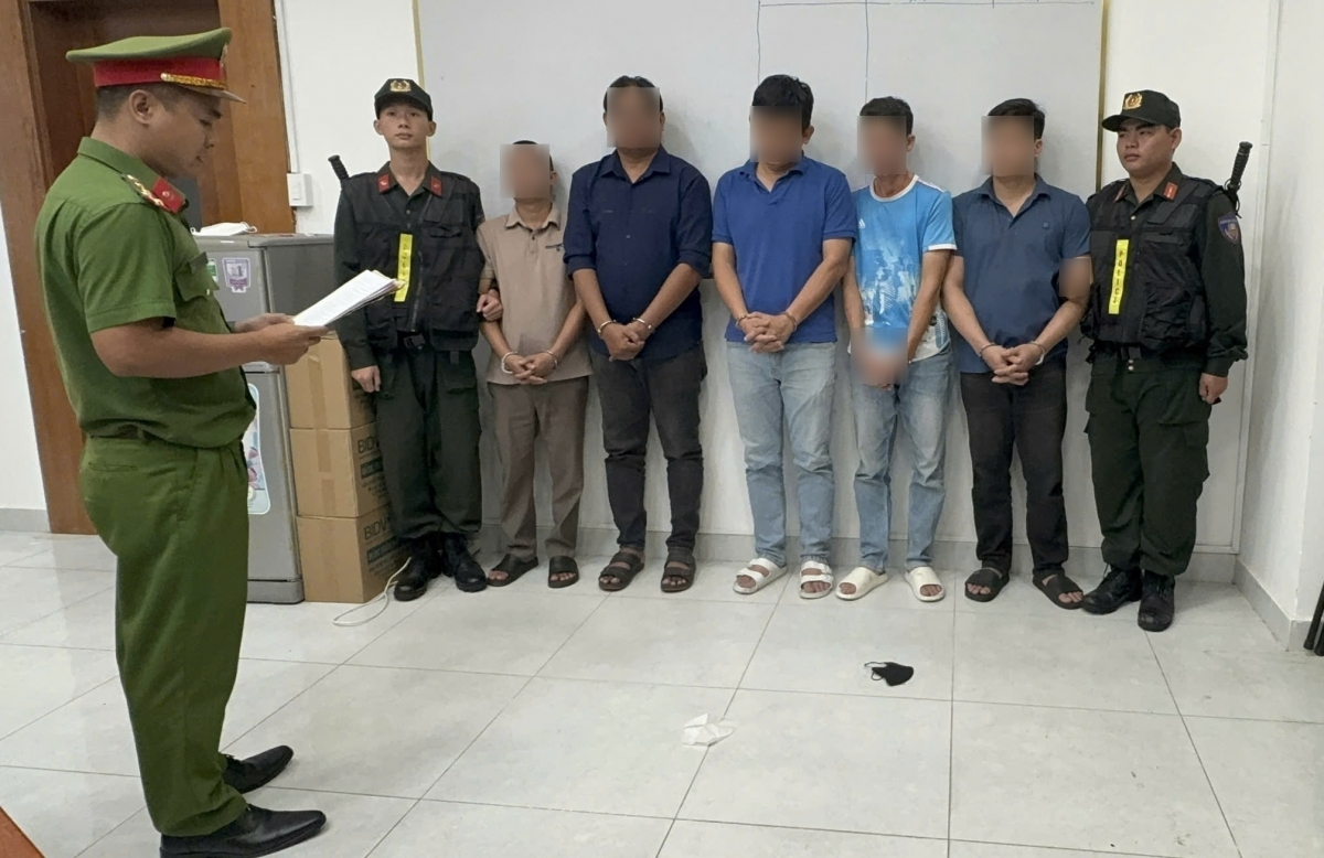 Khởi tố các đối tượng trong đường dây (Ảnh: CACC)