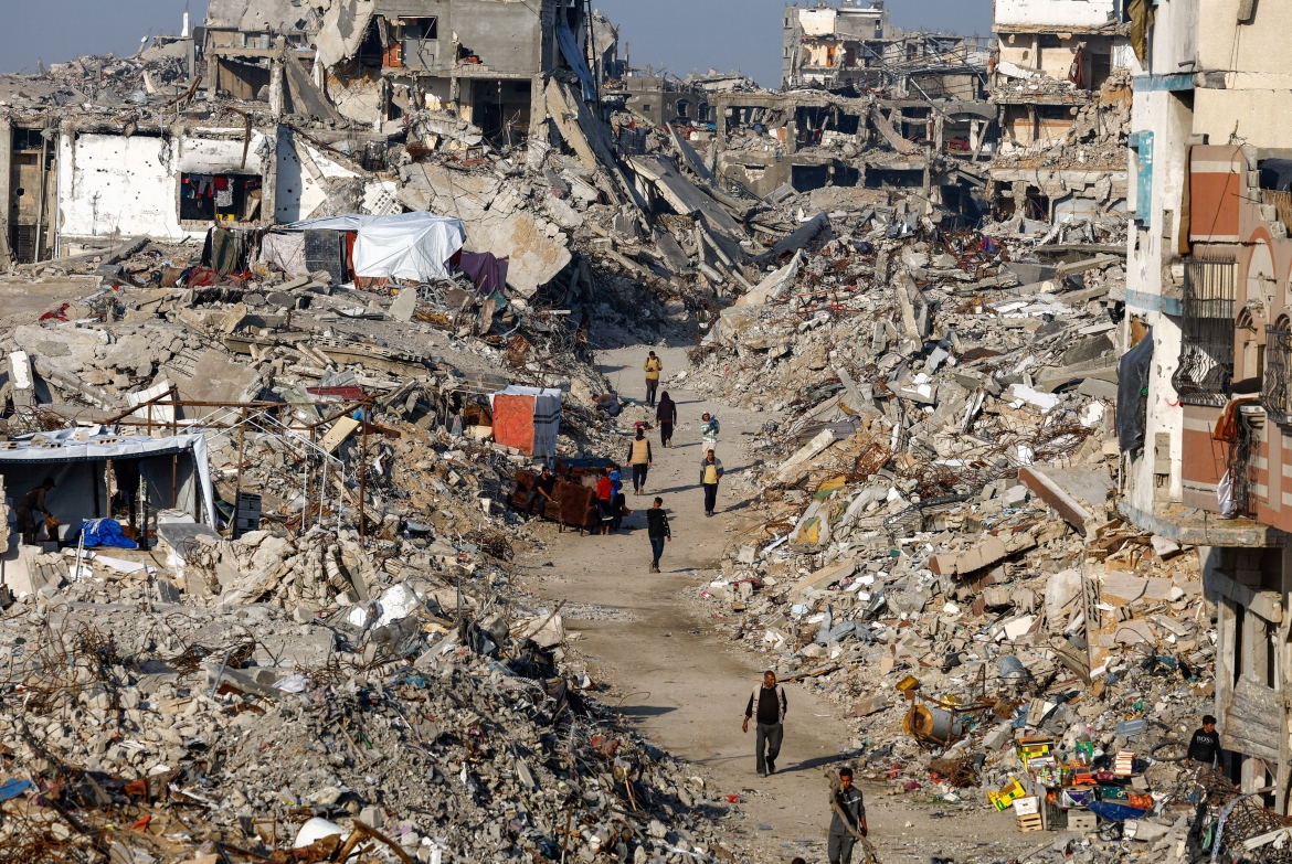Cảnh tượng đổ nát ở Gaza. Ảnh: Reuters