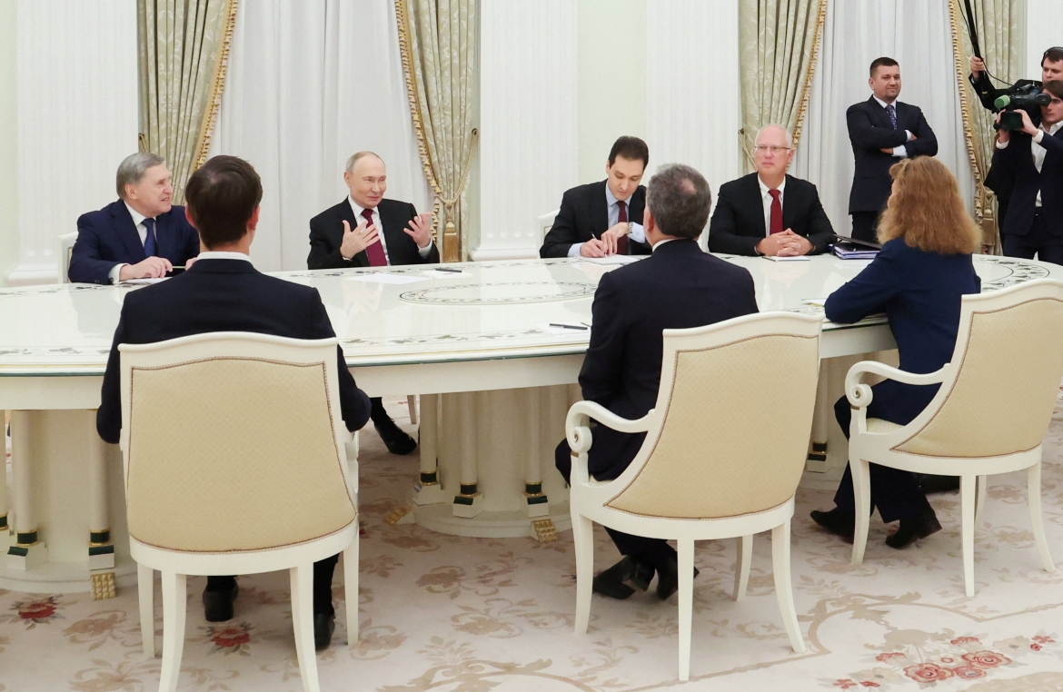 Cuộc gặp giữa Tổng thống Putin và phái đoàn Mỹ tại Moscow. Ảnh: Reuters