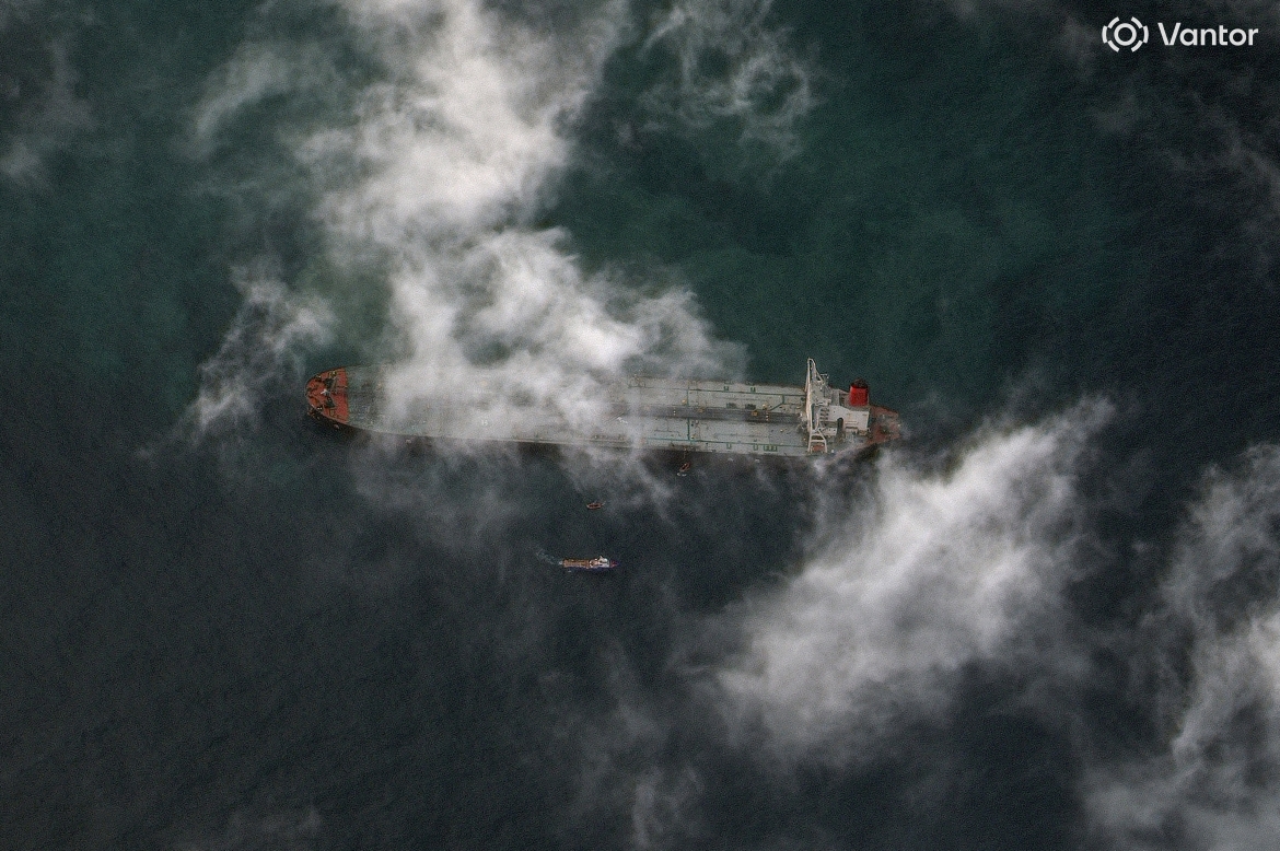 Ảnh vệ tinh cho thấy tàu chở dầu Venezuela bị tịch thu xuất hiện gần bờ biển Galveston, bang Texas. Ảnh: Reuters
