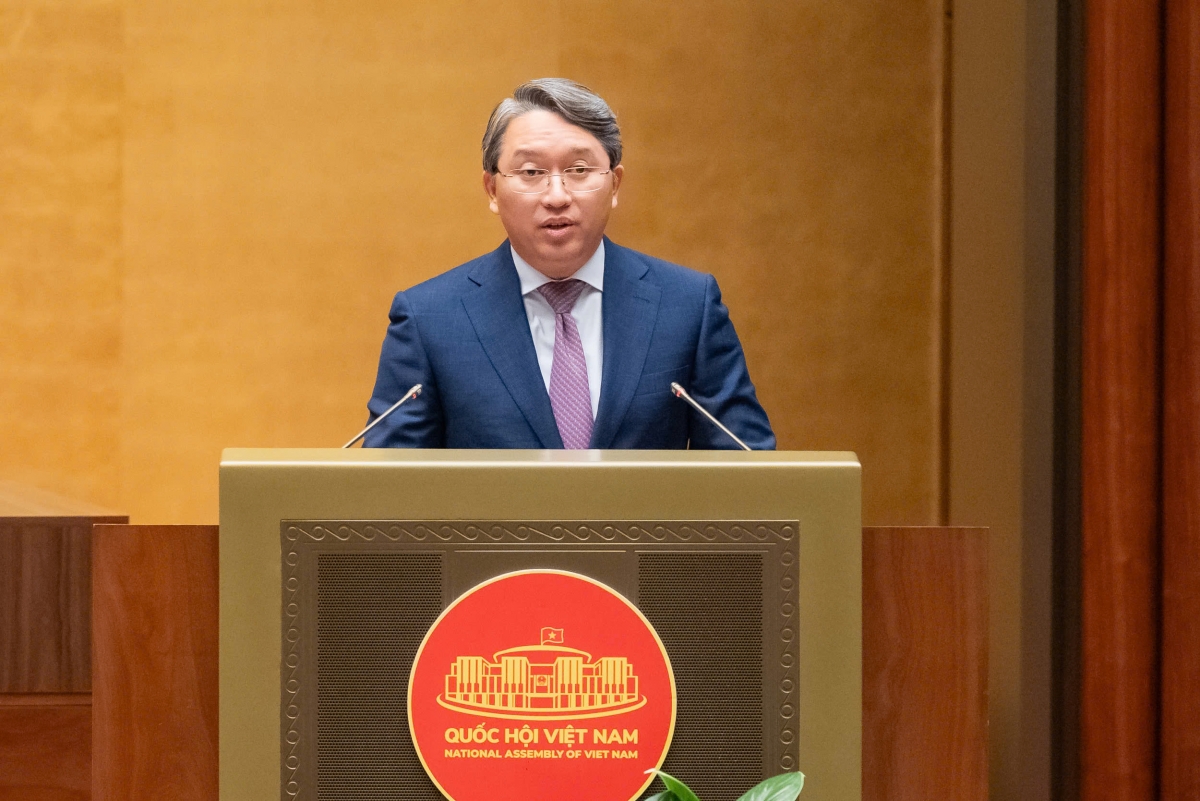 Bộ trưởng Bộ Tư pháp Nguyễn Hải Ninh (Ảnh: Quốc hội)