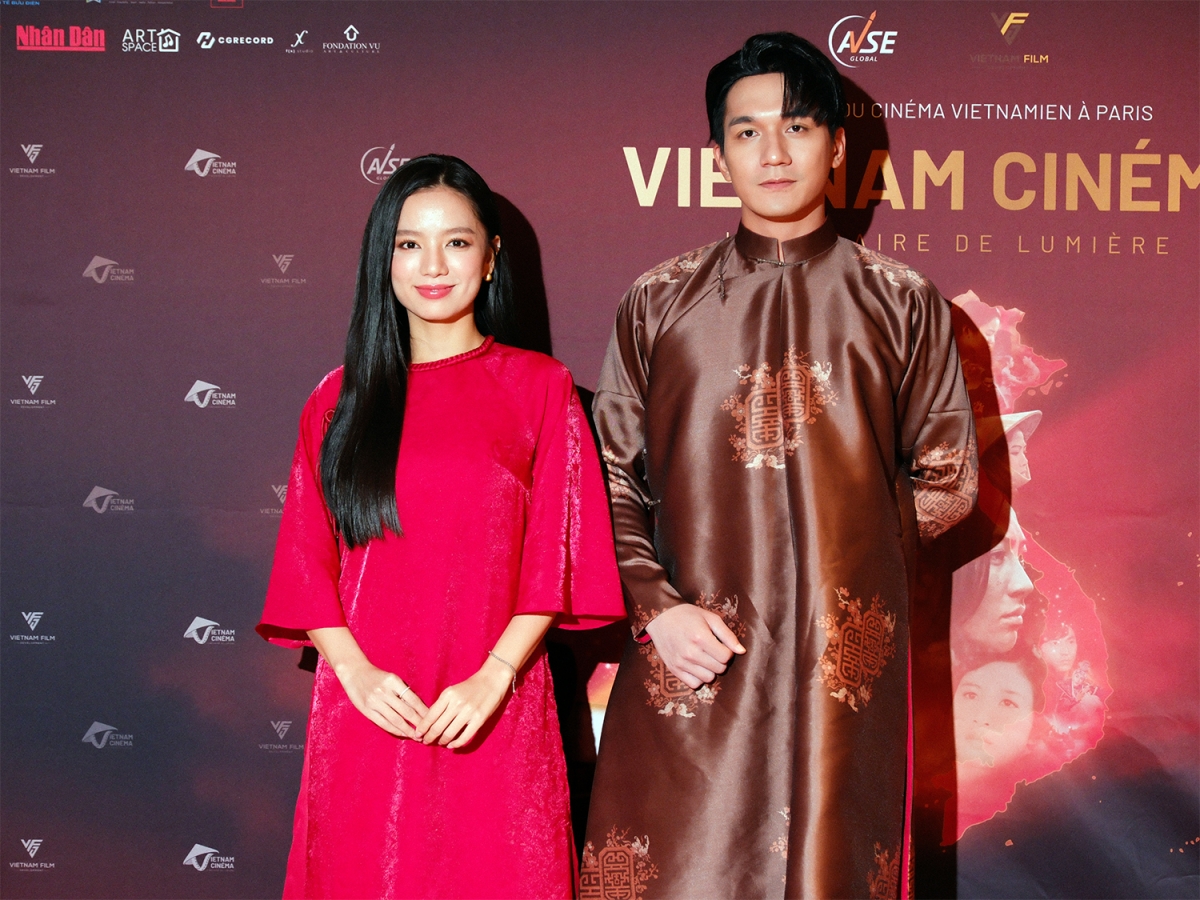 Diễn viên Lê Hạ Anh (vai O Hồng) và diễn viên Đỗ Nhật Hoàng (vai Cường) trong phim “Mưa đỏ”.