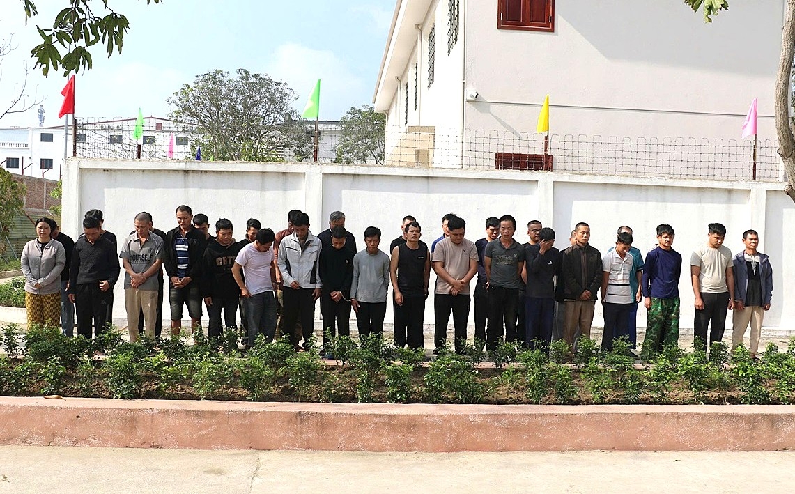 Các đối tượng trong đường dây mua bán vũ khí quân dụng