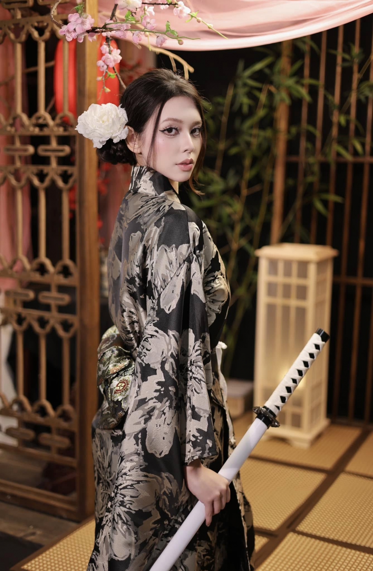 Với lợi thế ngoại hình, nền tảng đào tạo bài bản và sự chú ý từ vai diễn Duyên, Hà Bùi được kỳ vọng sẽ tiếp tục có thêm nhiều cơ hội để khẳng định mình trên màn ảnh nhỏ trong thời gian tới.