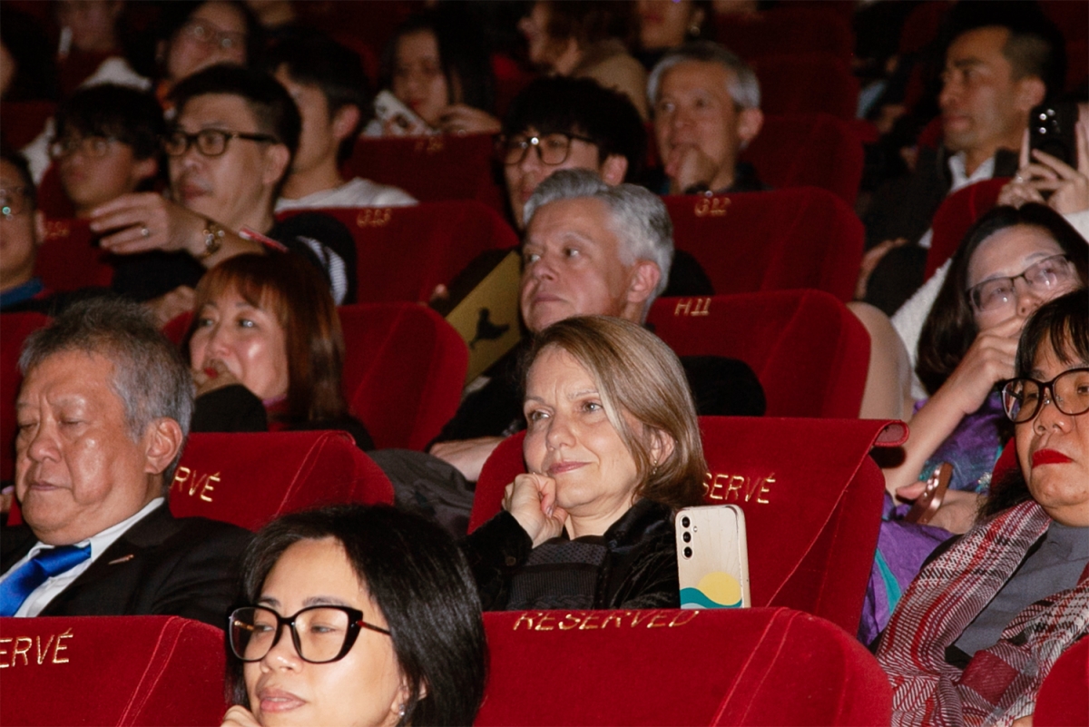 Giám đốc ban giám khảo của liên hoan phim Cannes, bà Laure Cazeneuve, cũng góp mặt tại sự kiện bế mạc.