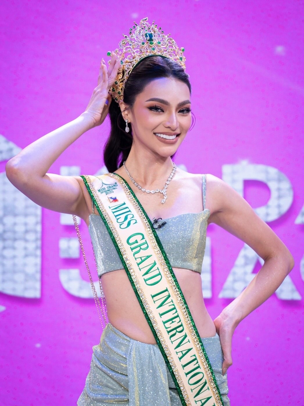 Chiến thắng của Emma Tiglao được khán giả nhận xét thuyết phục bởi cô luôn tỏa sáng, giữ phong độ trong suốt cuộc thi. Trước đêm thi, chuyên trang sắc đẹp Sash Factor xếp Emma Tiglao ở vị trí đầu trong bảng dự đoán. Người đẹp có khả năng ăn nói lưu loát, thuyết phục. 