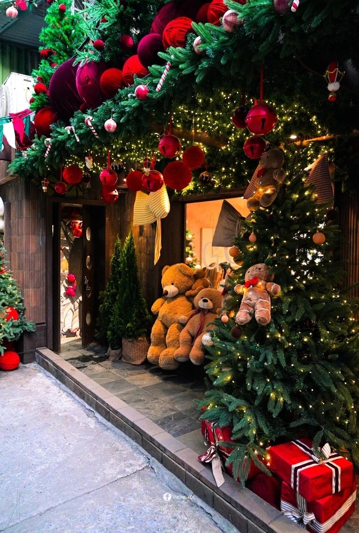 Những quán cà phê được trang trí cầu kỳ để khách hàng "sống ảo". (Ảnh:Vương Lộc)