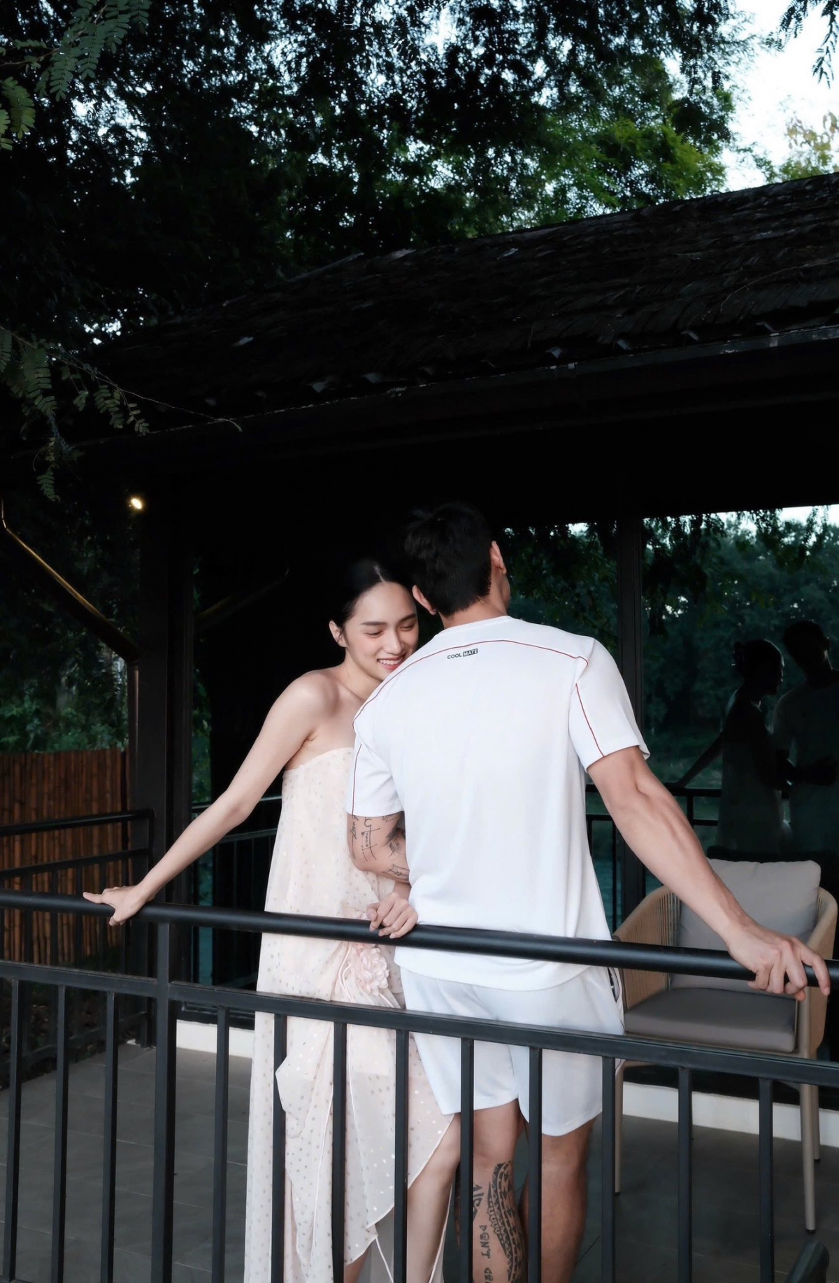 Hoa hậu Hương Giang tận hưởng kỳ nghỉ bên bạn trai, sau khi trở về từ cuộc thi Miss Universe 2025. Tại đấu trường nhan sắc quốc tế, đại diện Việt Nam không lọt top 30.